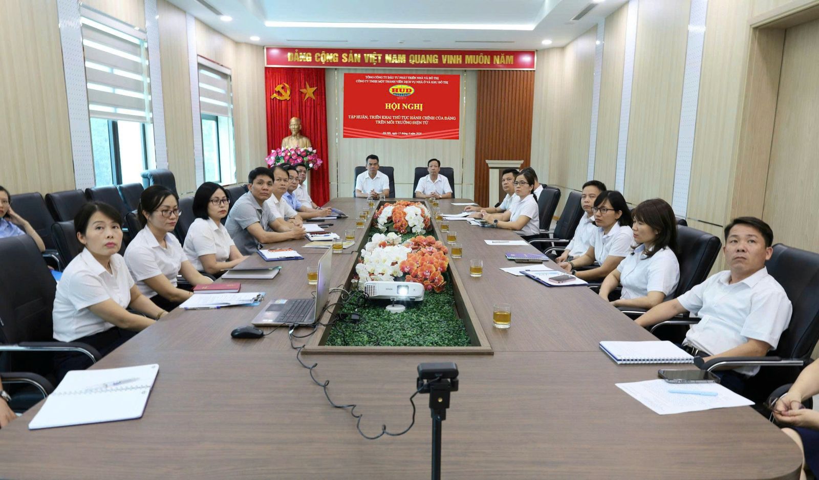 Đảng bộ Công ty HUDS tham dự Hội nghị tập huấn triển khai thủ tục hành chính của Đảng trên môi trường điện tử
